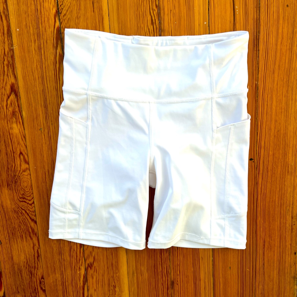 Athleta Ultimate Stash II 7" Bike Shorts Pure White Small